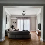 Luxury 5-Star Nile View Apartment - Prime Cairo Location