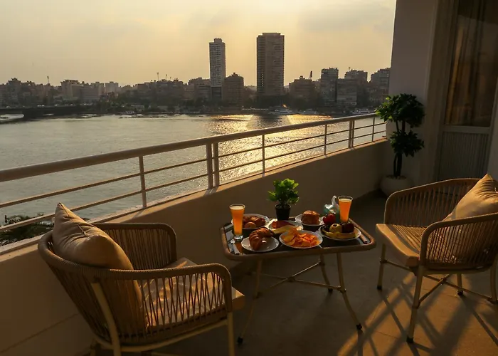 Luxury 5-Star Nile View Apartment - Prime Cairo Location