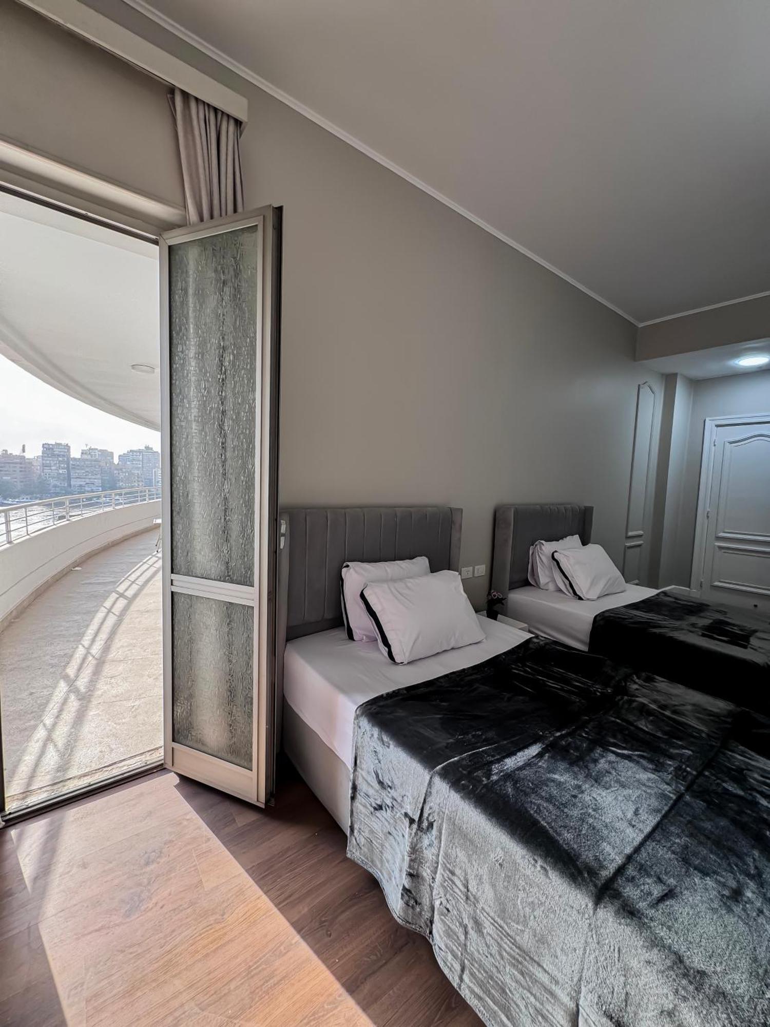 Luxury 5-star Nile View - Prime Location *