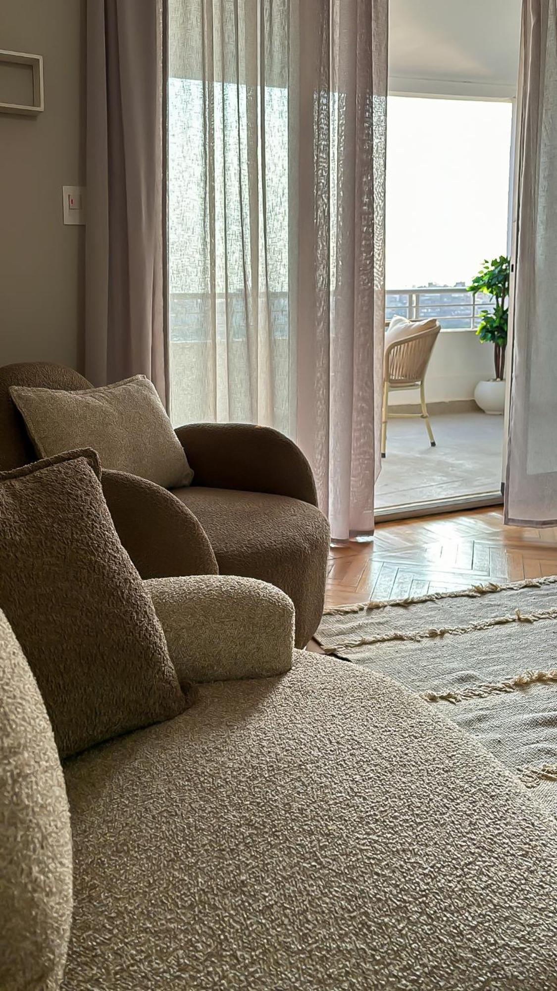 Luxury 5-star Nile View - Prime Location Apartment