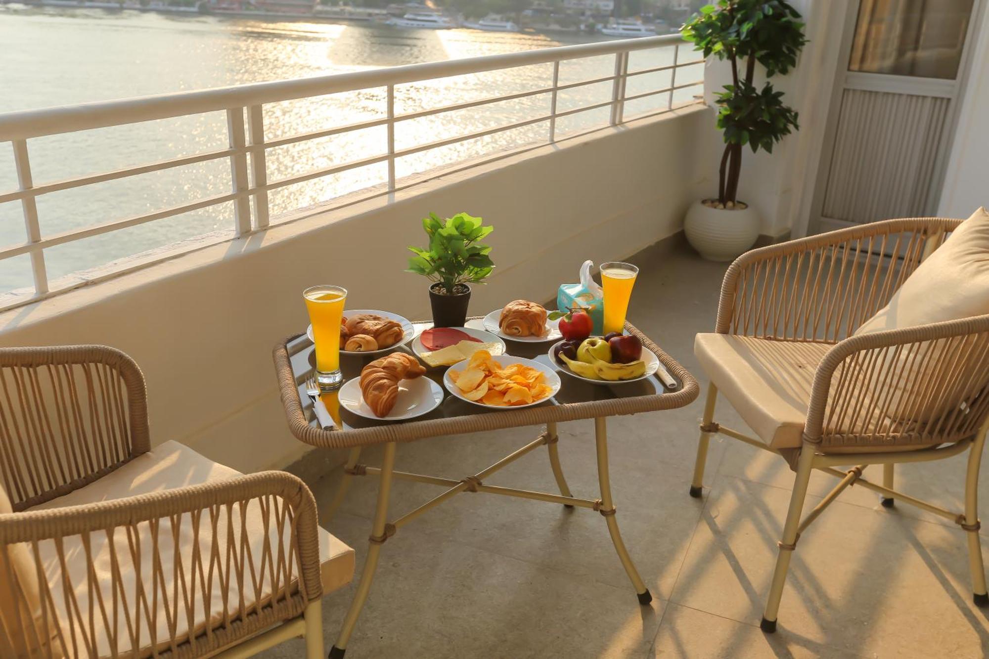 Apartment Luxury 5-star Nile View - Prime Location Cairo