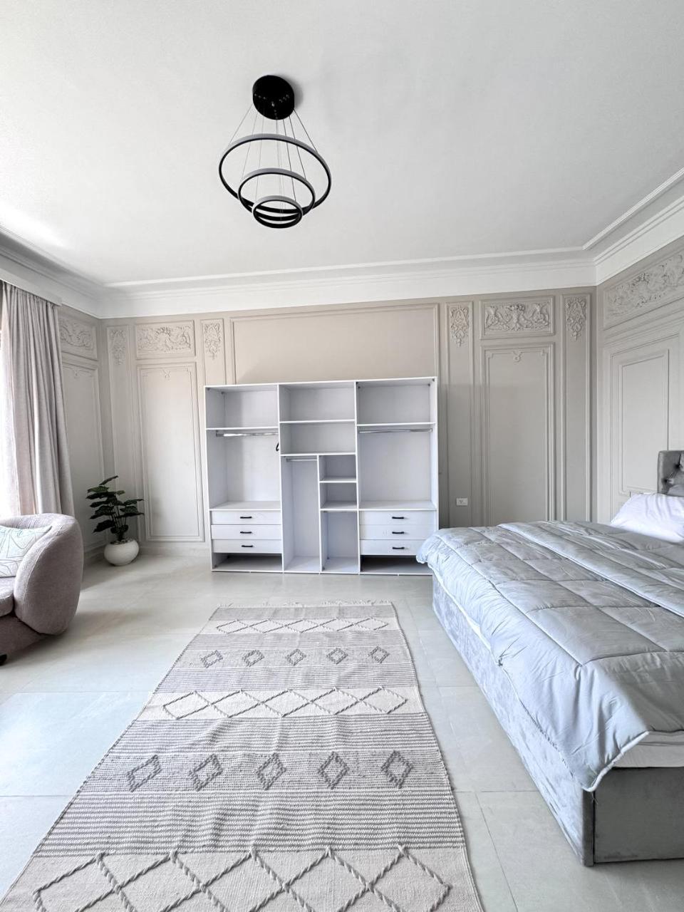 Luxury 5-star Nile View - Prime Location Apartment Cairo