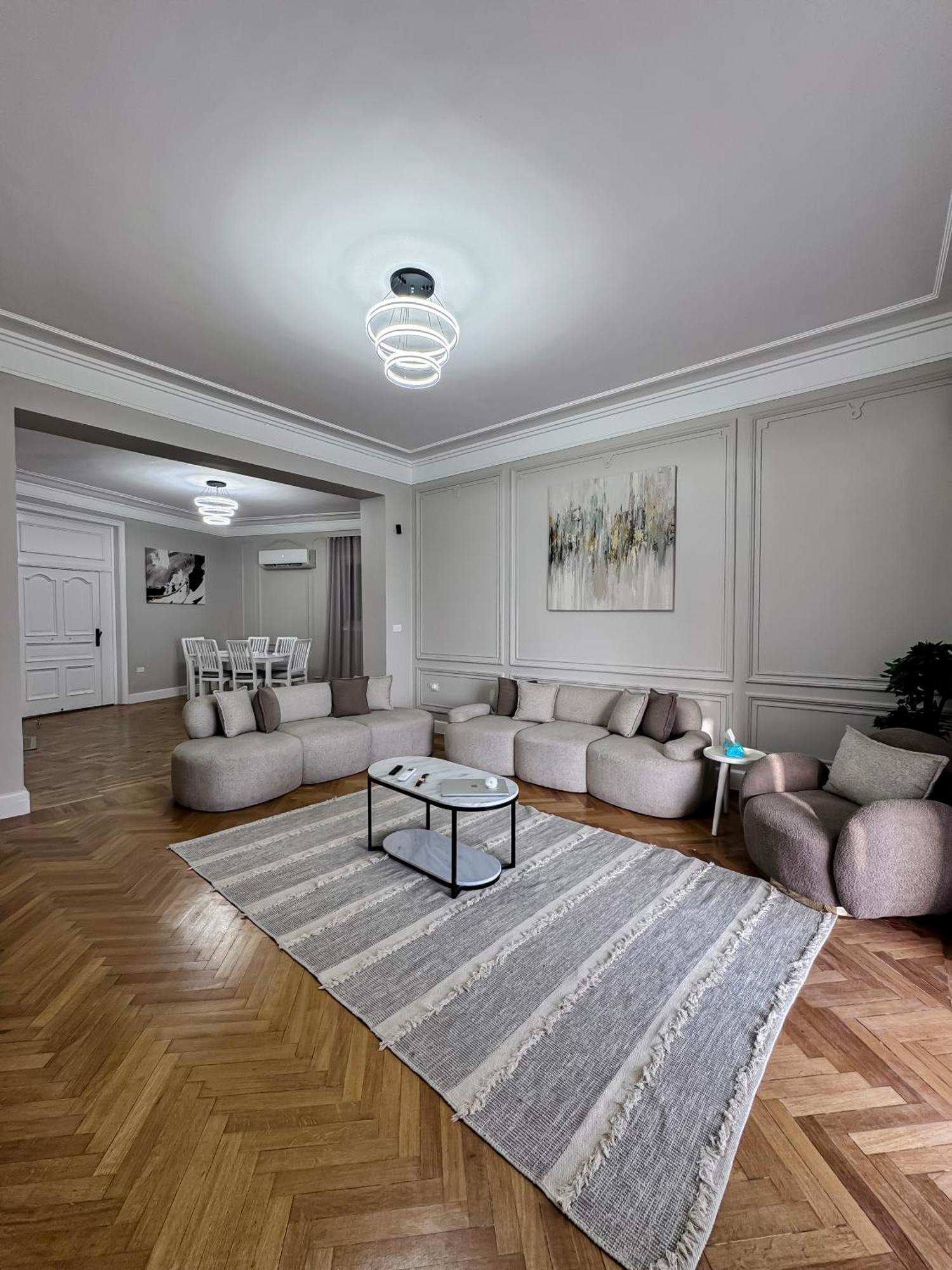 Luxury 5-star Nile View - Prime Location *