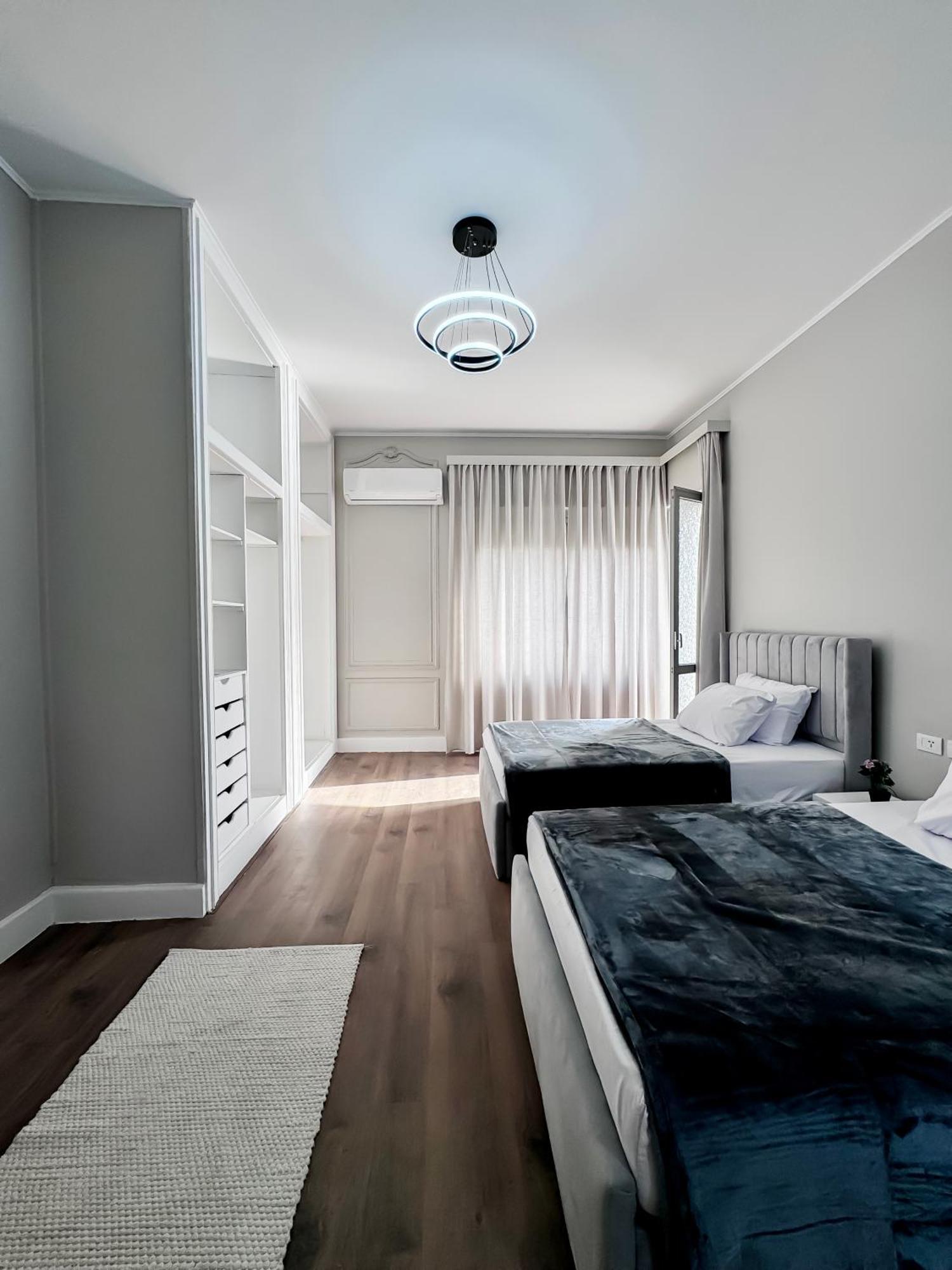 Luxury 5-star Nile View - Prime Location Cairo