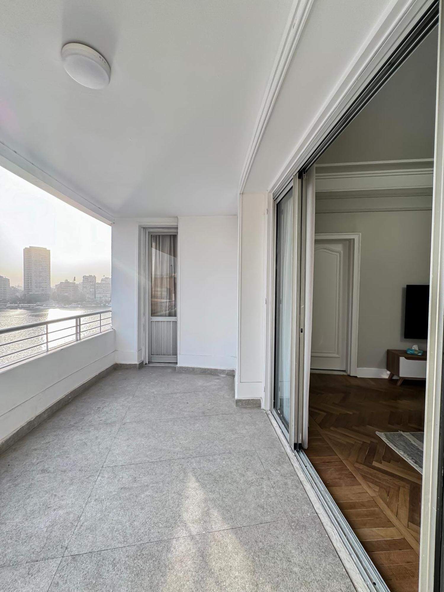 Apartment Luxury 5-star Nile View - Prime Location Cairo